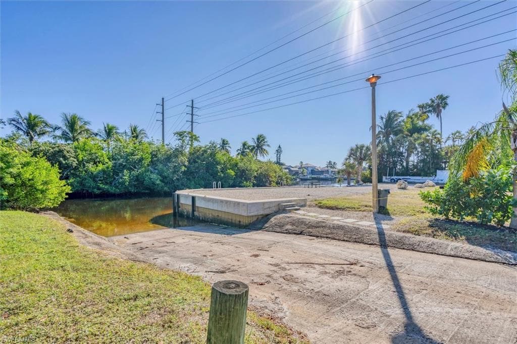 17585 Blackfriar DR-32