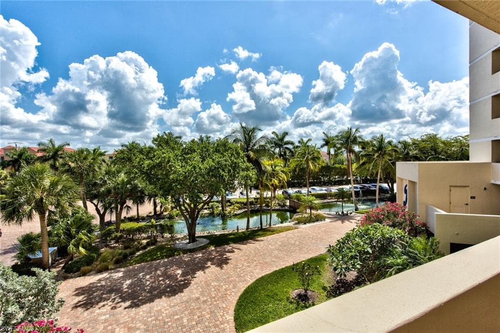 7500 Estero BLVD 202-22