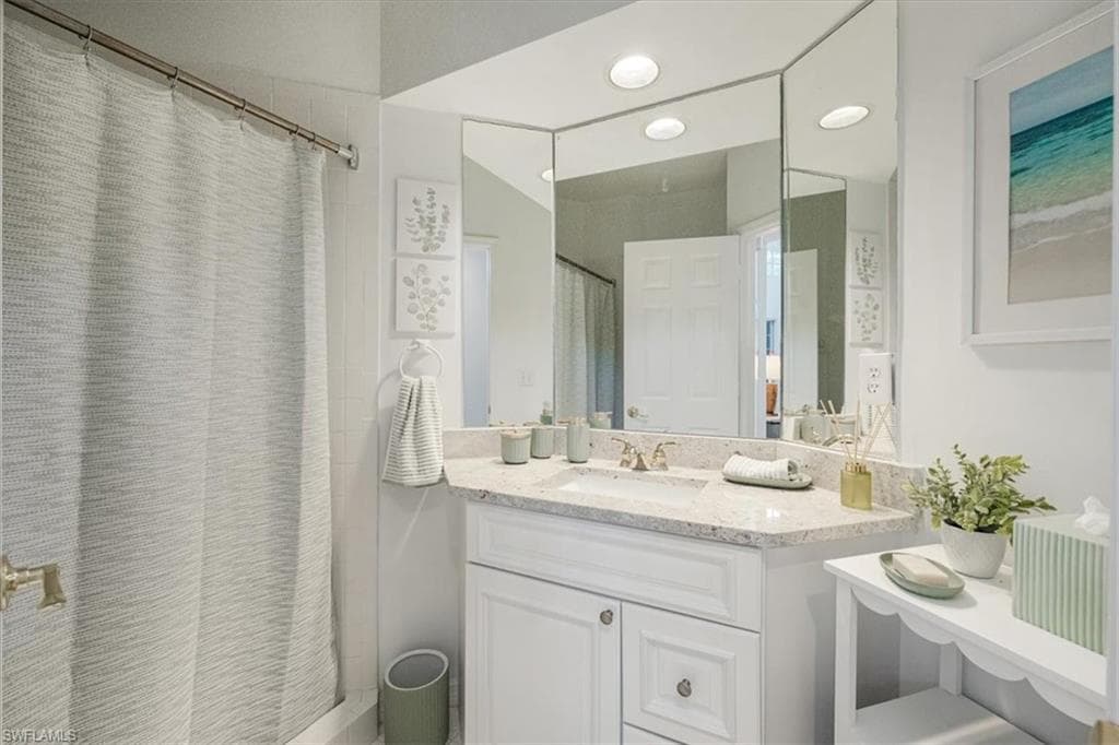 3722 Rachel LN-23