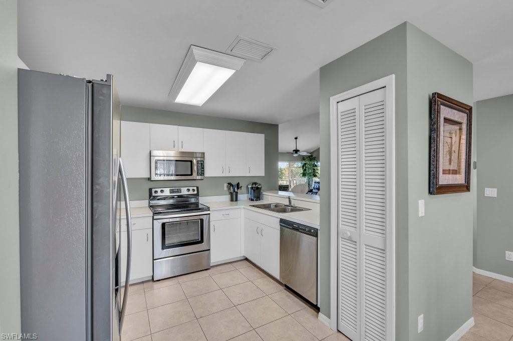 8251 Grand Palm DR 3-18