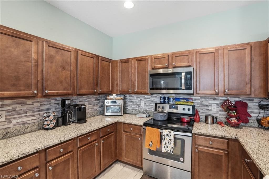 1004 Hamilton ST-19