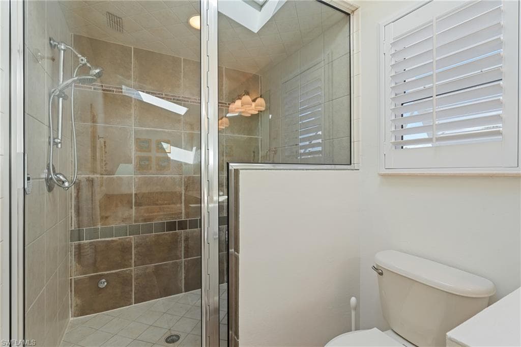 490 Randy LN-33