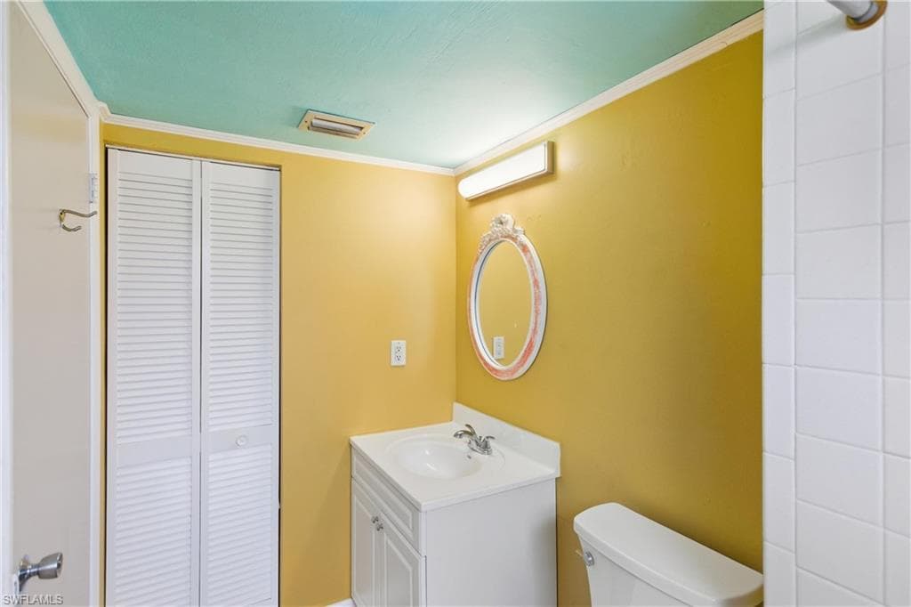 4931 Vincennes CT 4-21