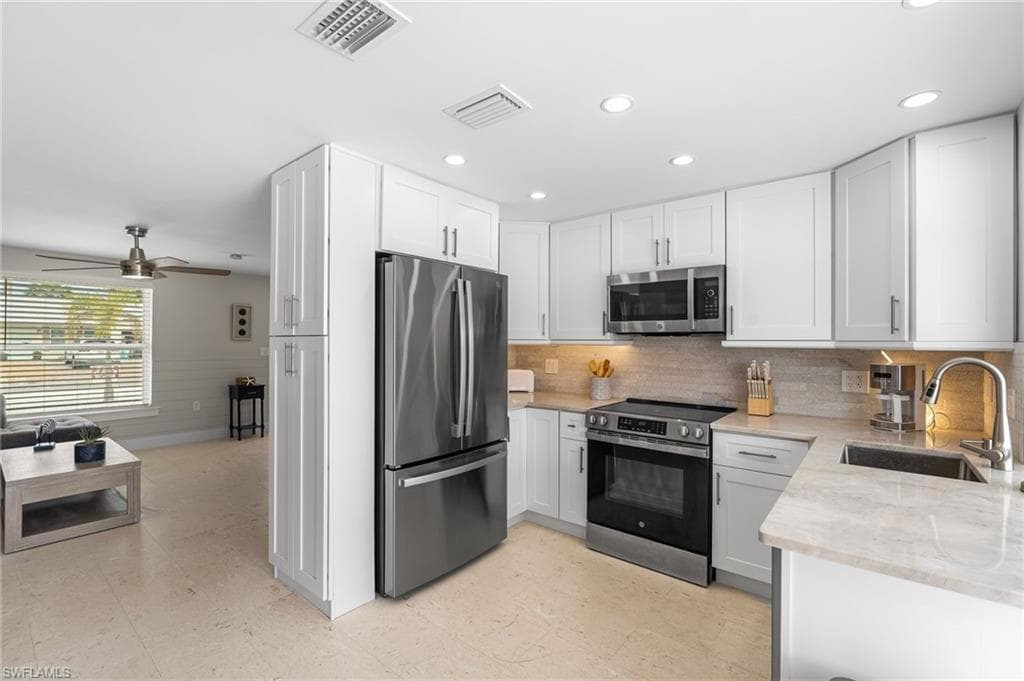 250 Donora BLVD-16