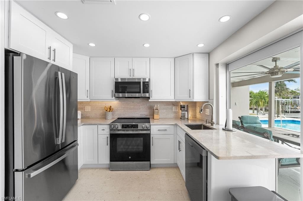 250 Donora BLVD-15