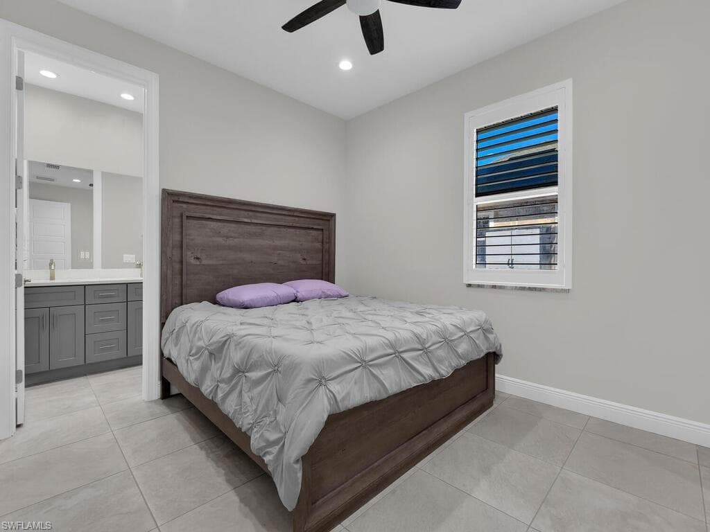 6480 Pine Cone CT-33