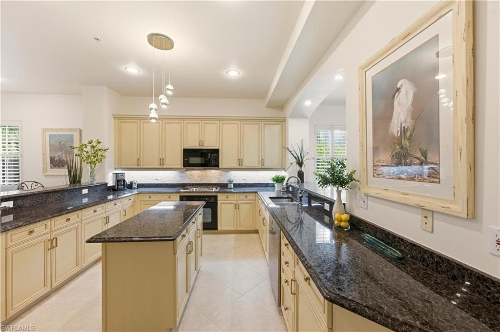 2843 Tiburon BLVD E 7-102-13