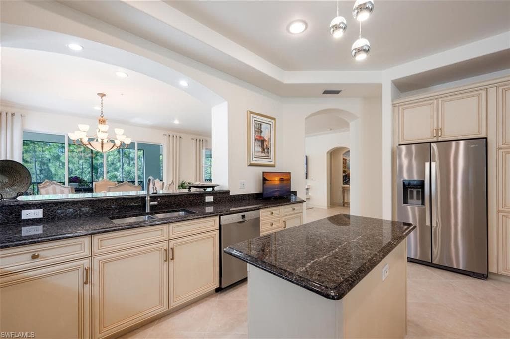 2843 Tiburon BLVD E 7-102-35