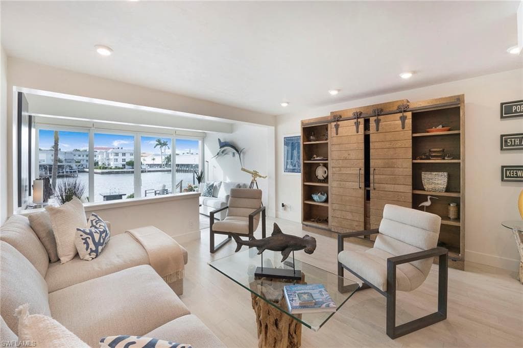 800 River Point DR 209-16