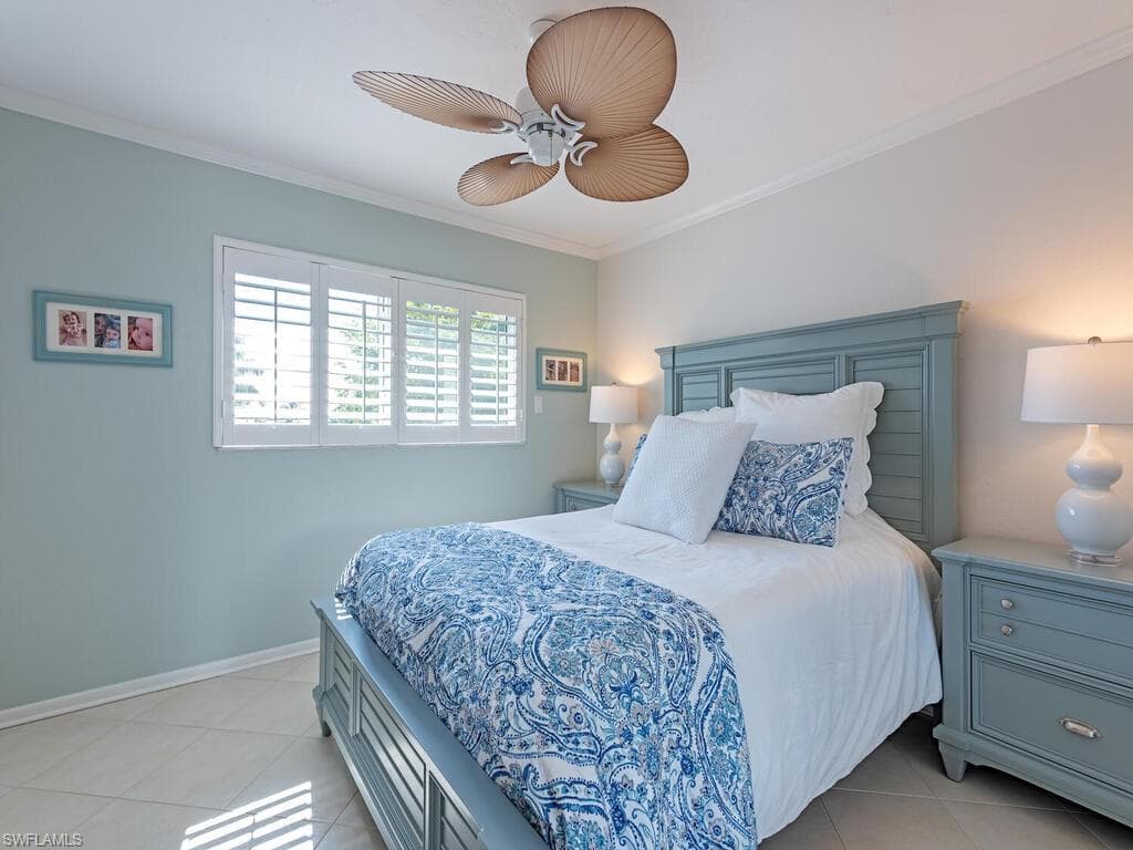 555 Park Shore DR B411-10