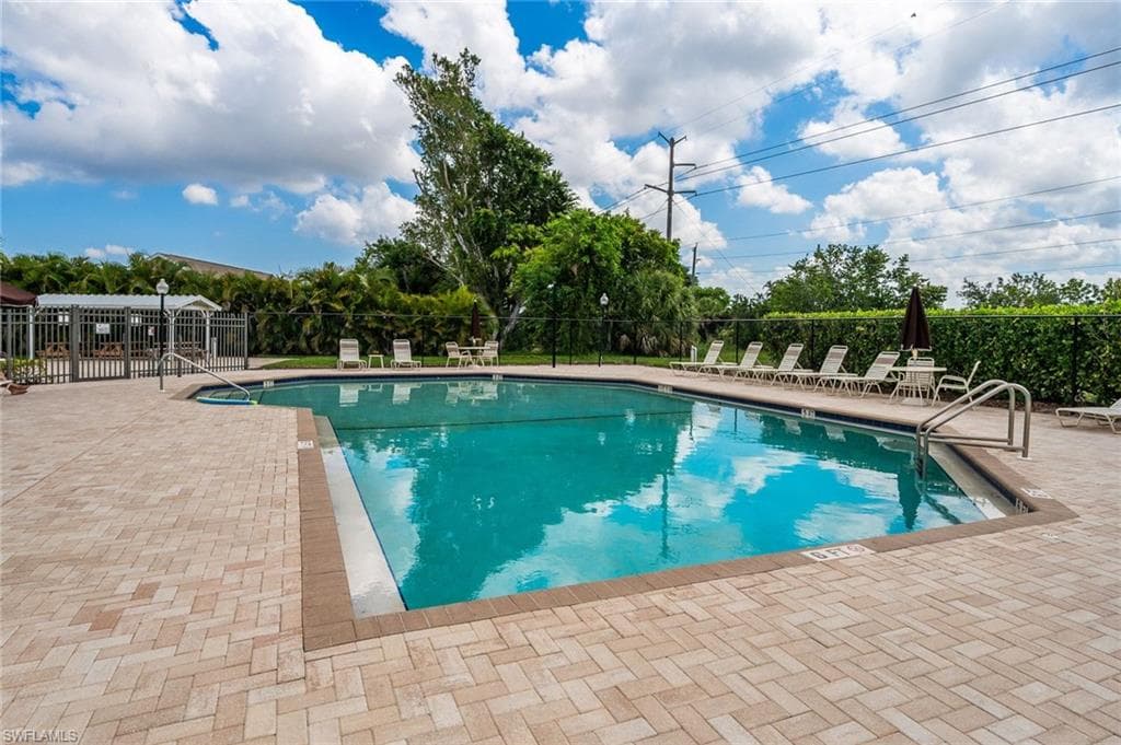15298 Cricket LN-33