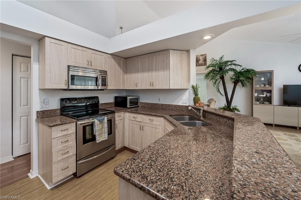 15298 Cricket LN-18