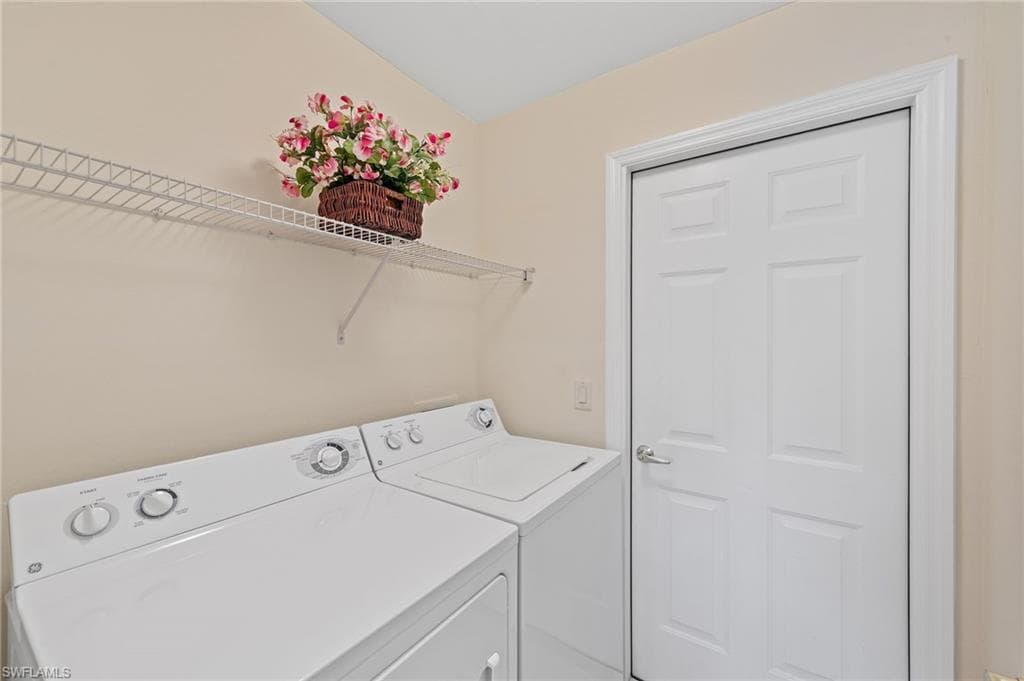 9933 Horse Creek RD-32