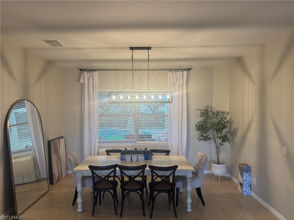 2557 Ashbury CIR-3