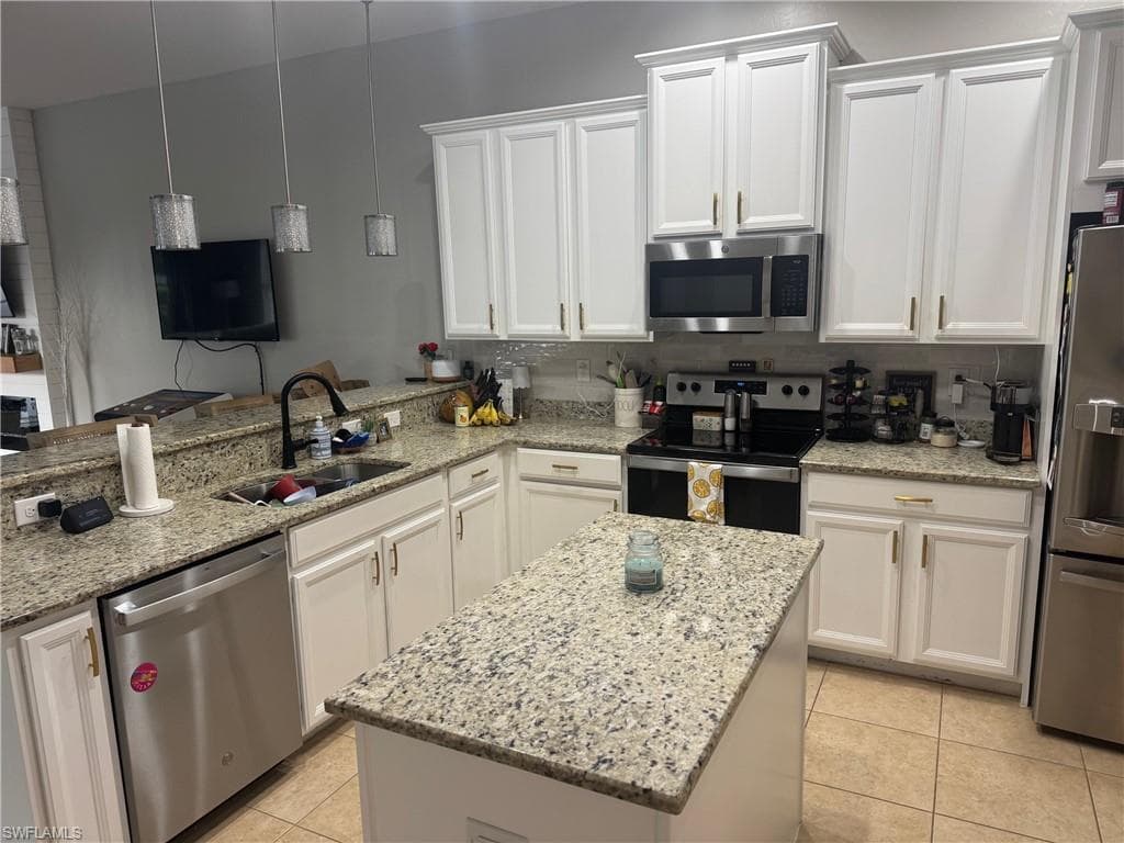 2557 Ashbury CIR-5