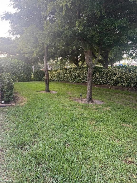 2557 Ashbury CIR-24