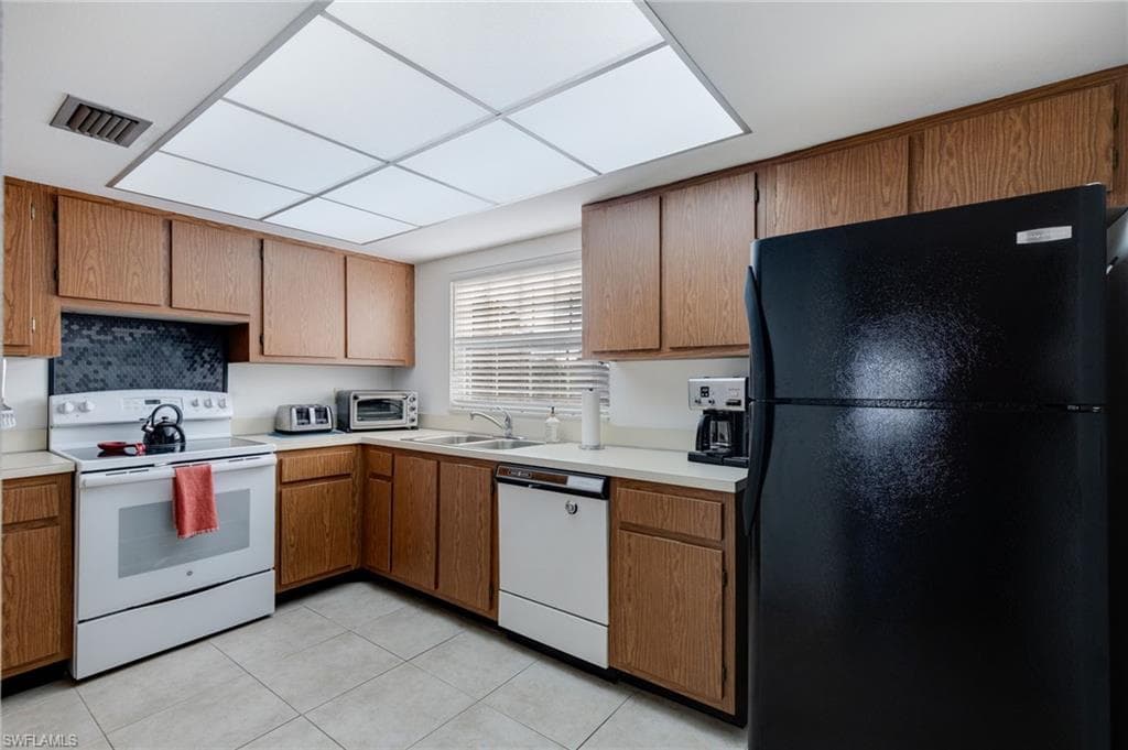 7056 Nantucket CIR 8-16
