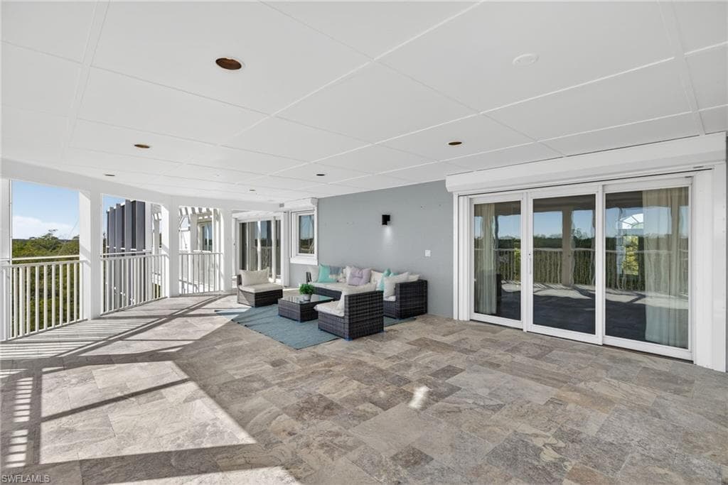 1180 Blue Hill Creek DR-41
