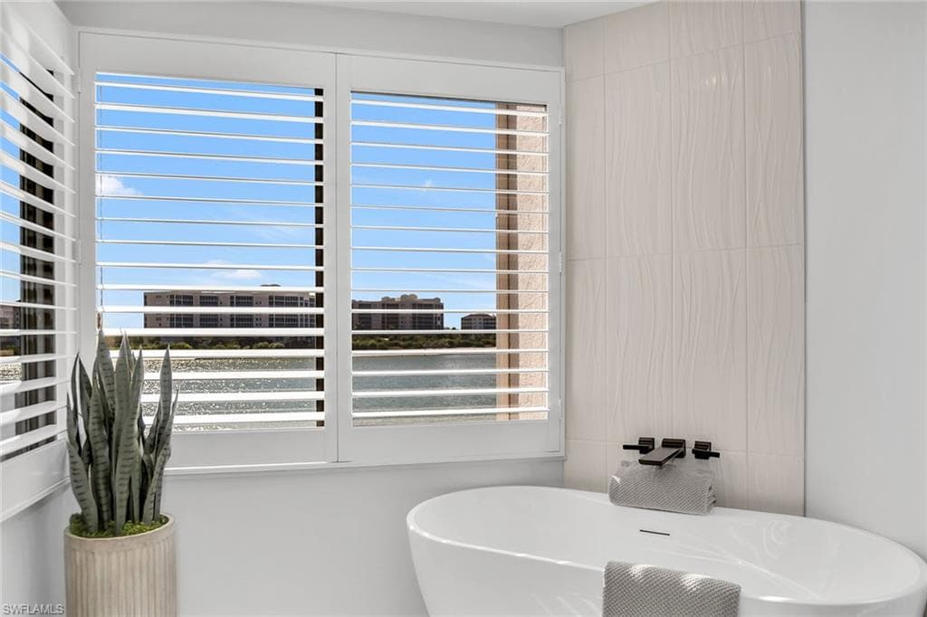 533 La Peninsula BLVD 533-20