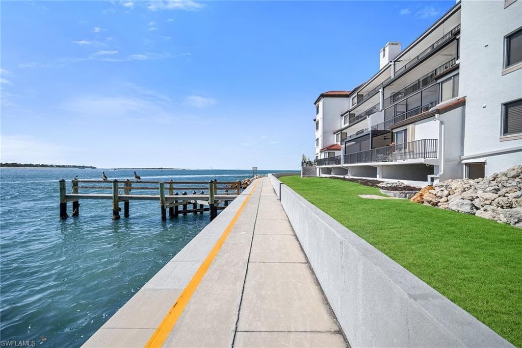 533 La Peninsula BLVD 533-35
