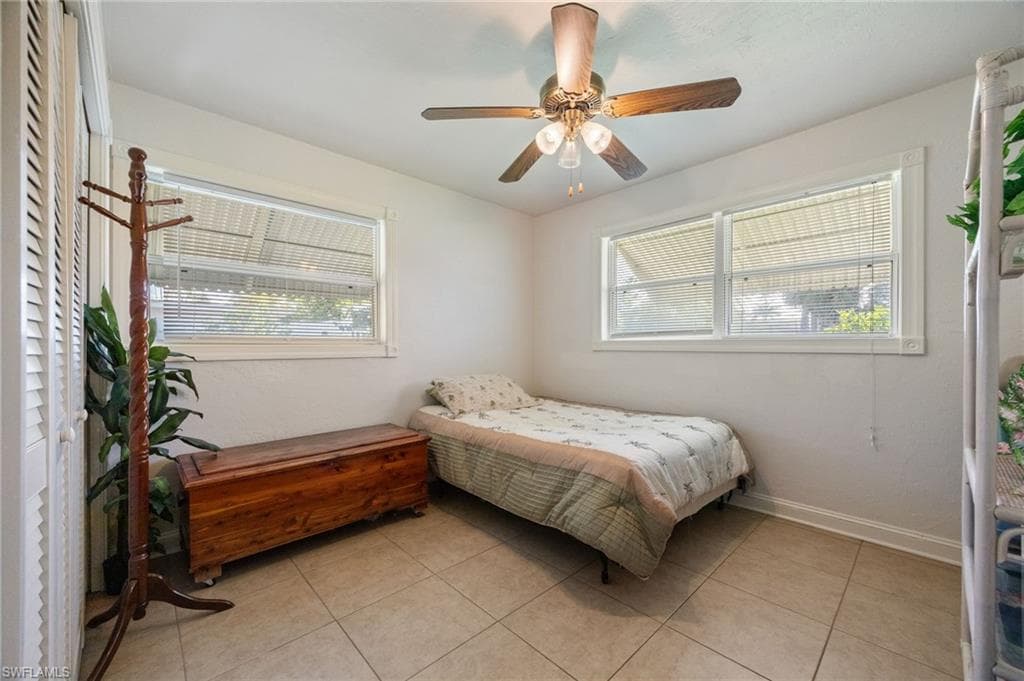 5128 York CT-23