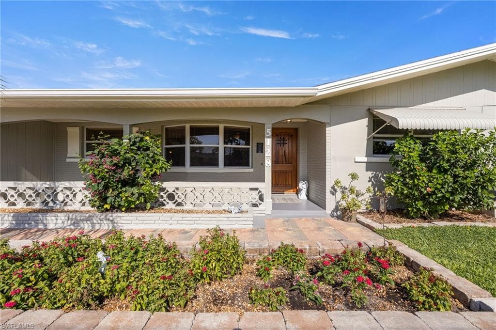 5128 York CT-4