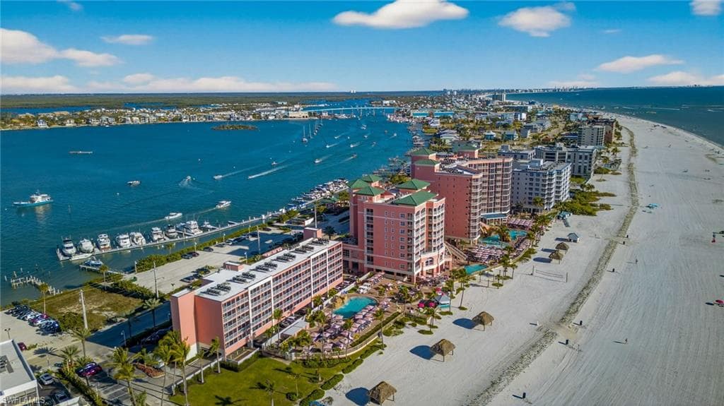 200 Estero BLVD 206-33