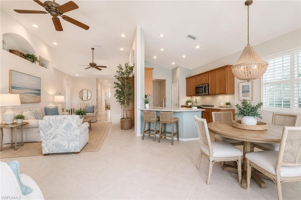 9111 Palmetto Ridge DR 201-6