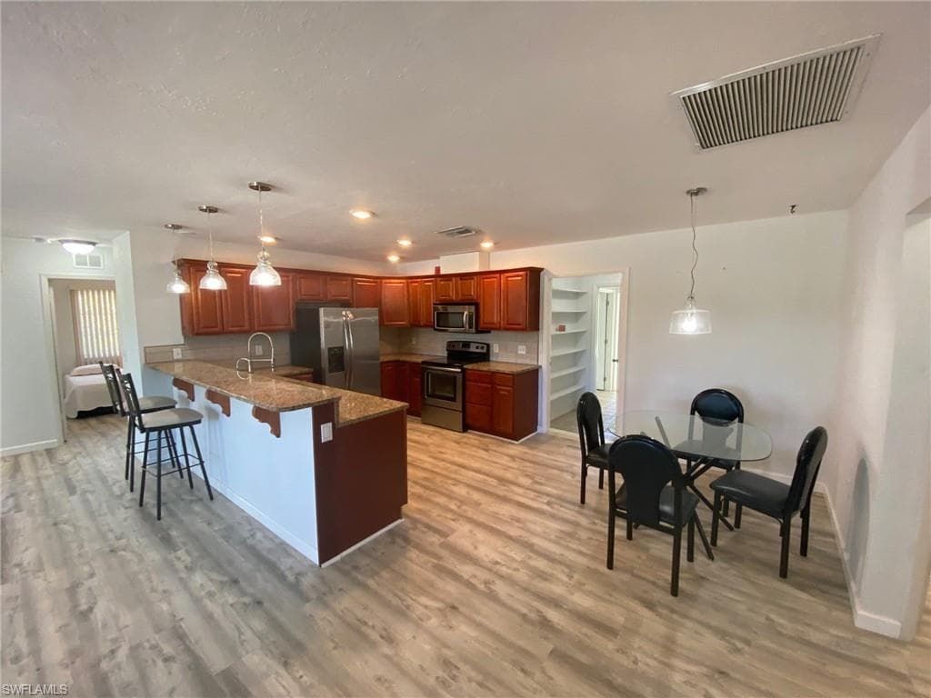 22 Constitution DR-23
