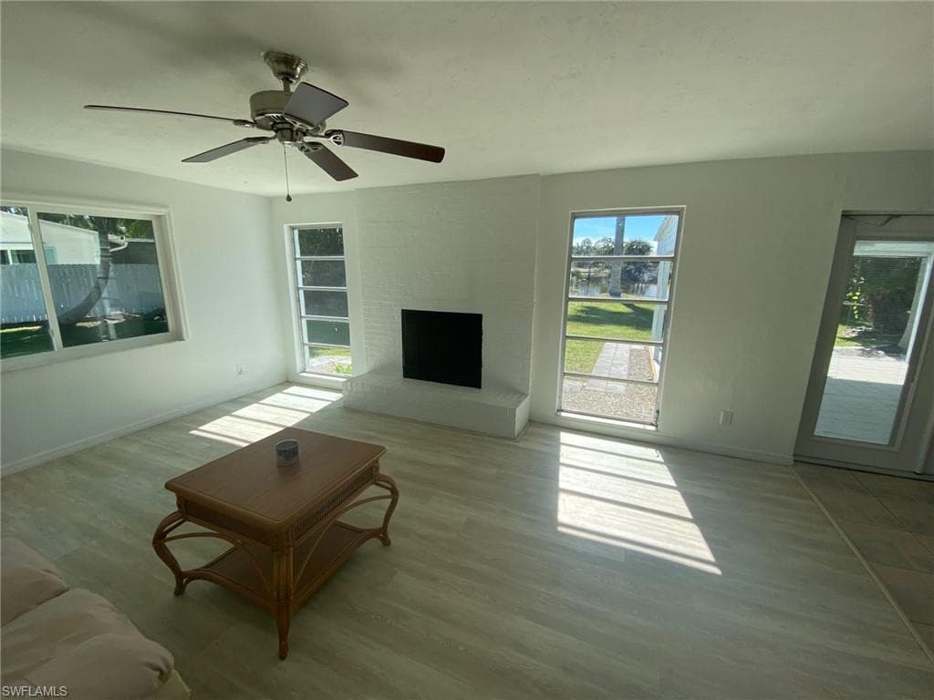 22 Constitution DR-18