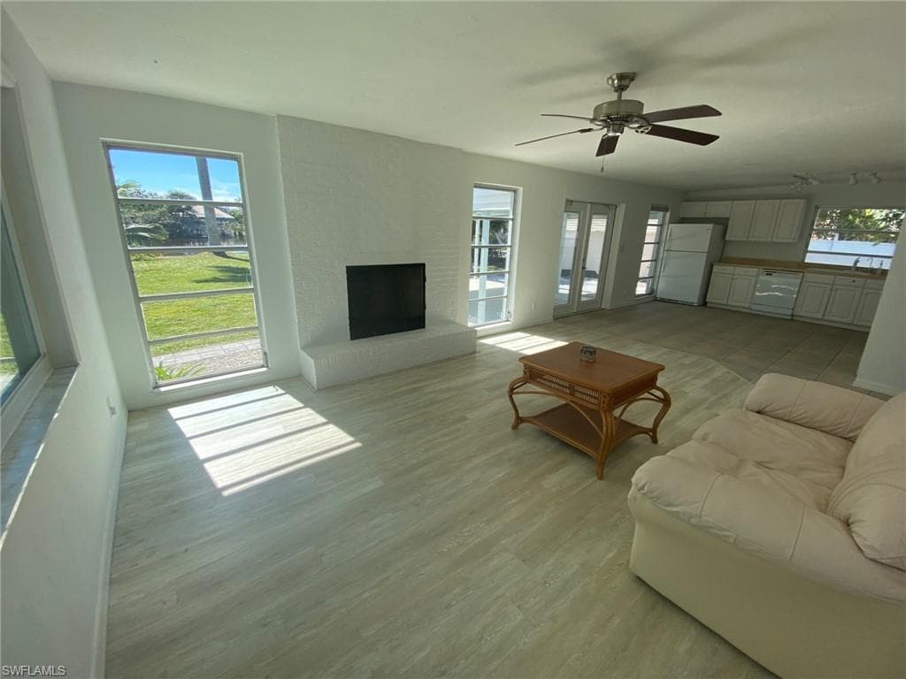 22 Constitution DR-15