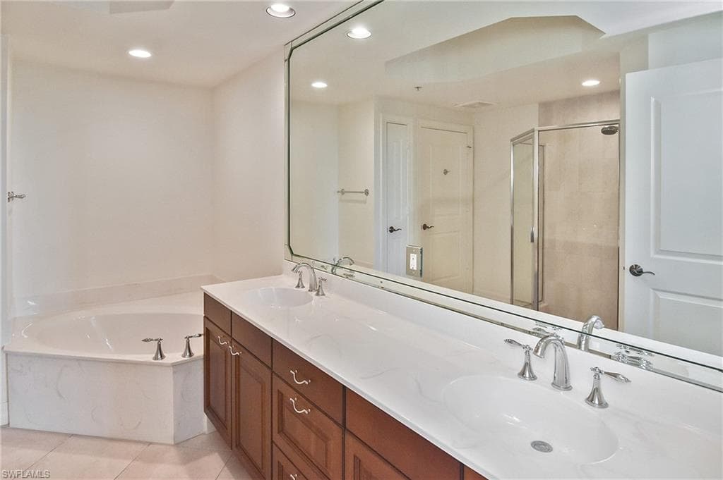 14380 Riva Del Lago DR 1104-19