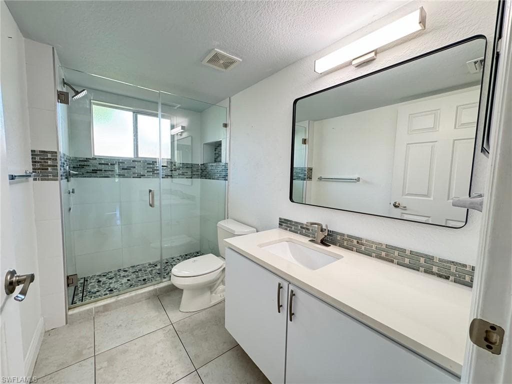8244 Key Royal CIR 615-6