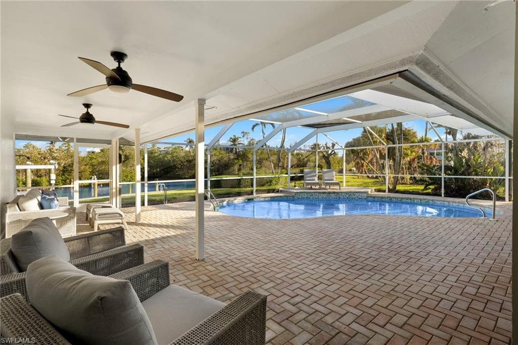 930 Kings Crown DR-32
