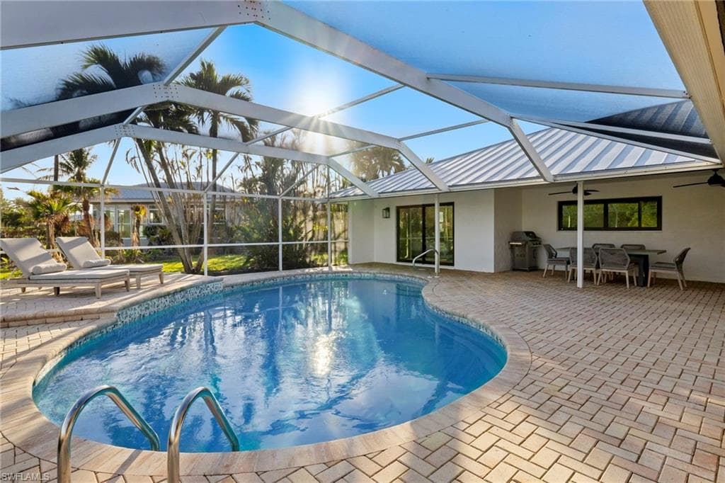 930 Kings Crown DR-34