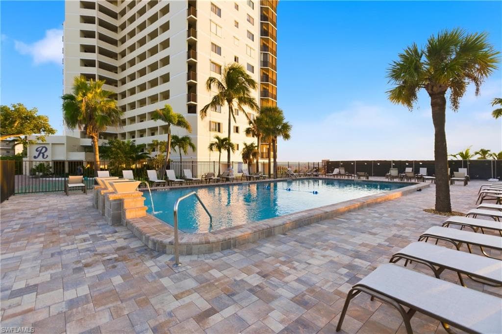 7500 Estero BLVD 1104-23