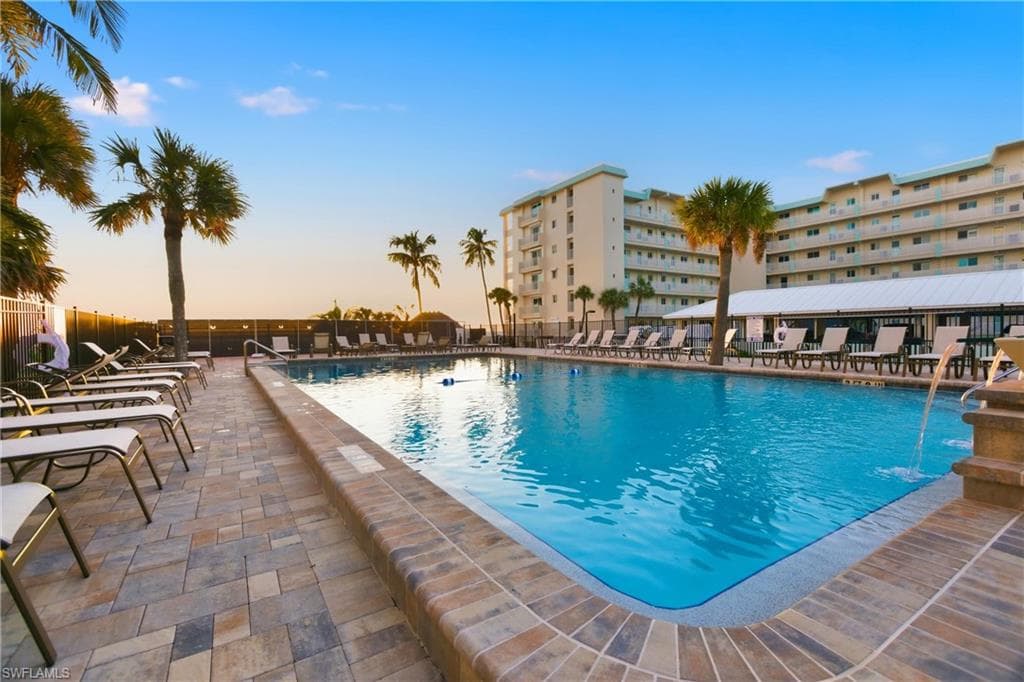7500 Estero BLVD 1104-24