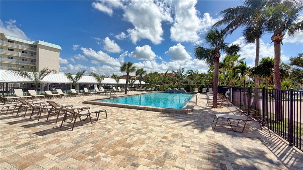 7500 Estero BLVD 1104-44