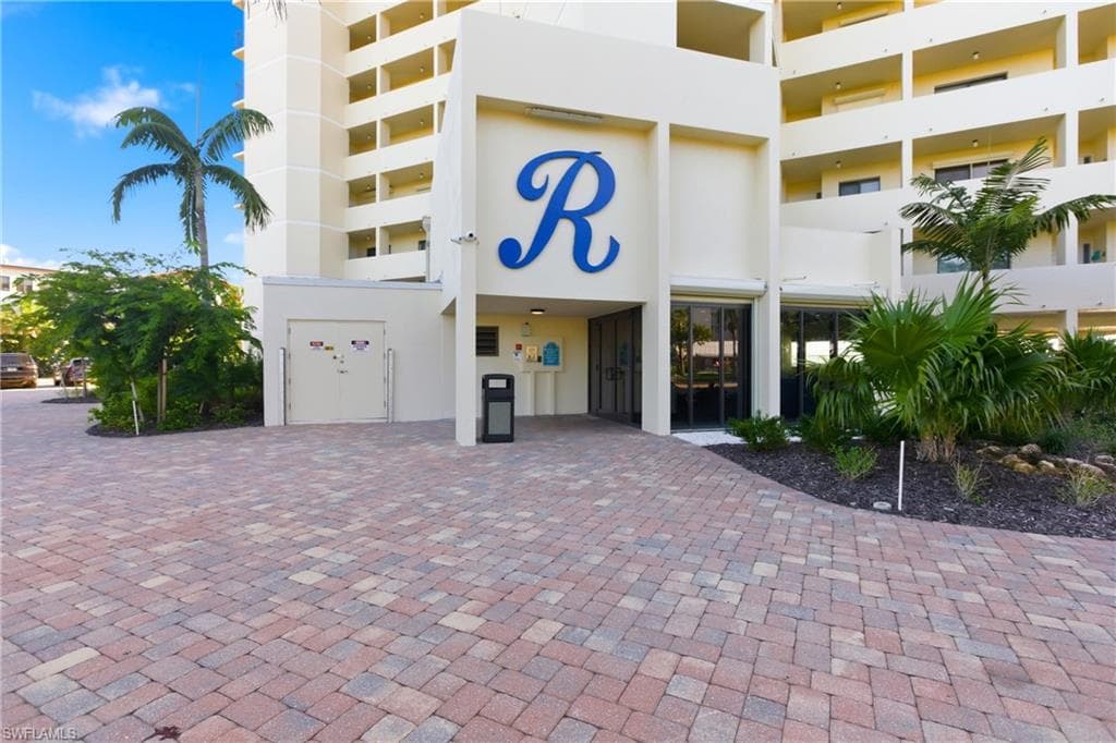 7500 Estero BLVD 1104-35
