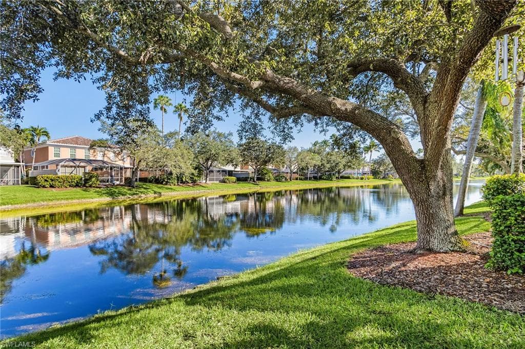 5733 Cove CIR-24