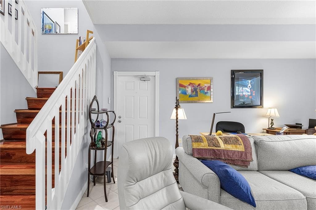 5733 Cove CIR-11