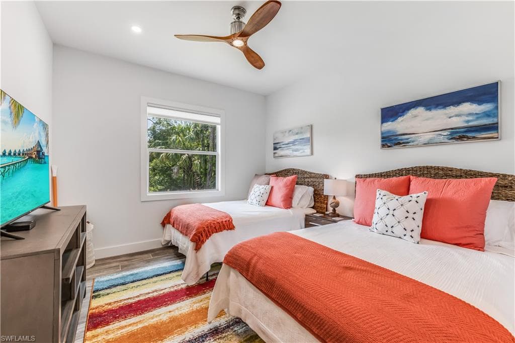 1245 Imperial DR-14