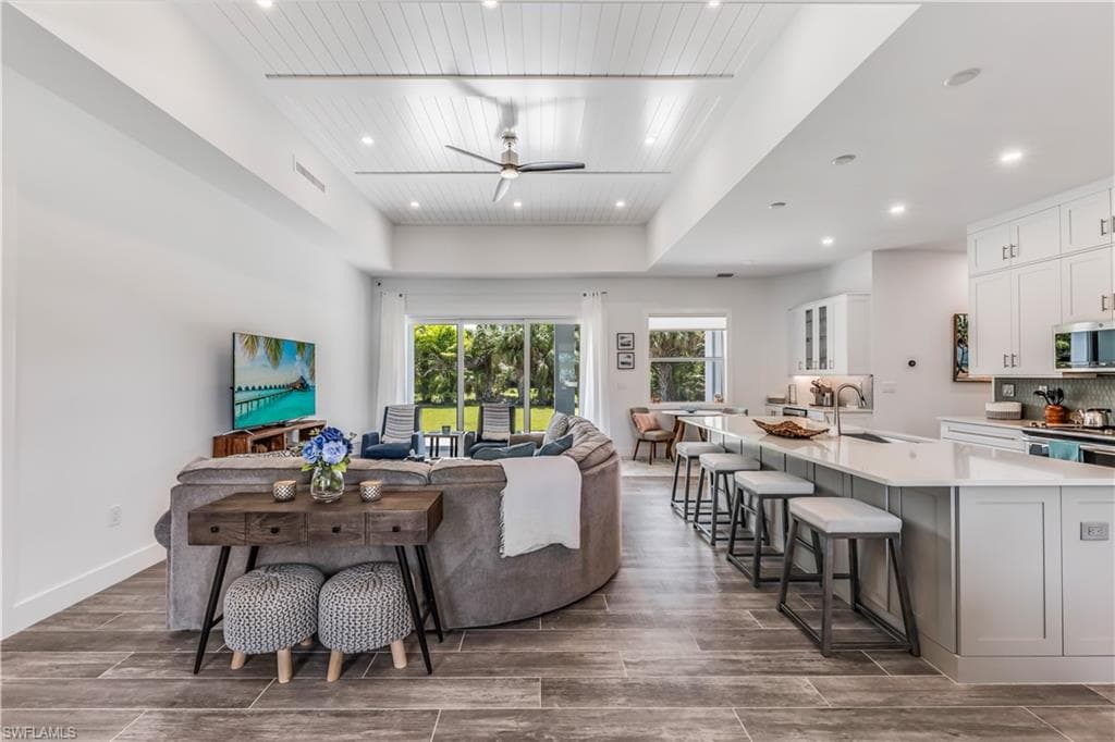 1245 Imperial DR-4