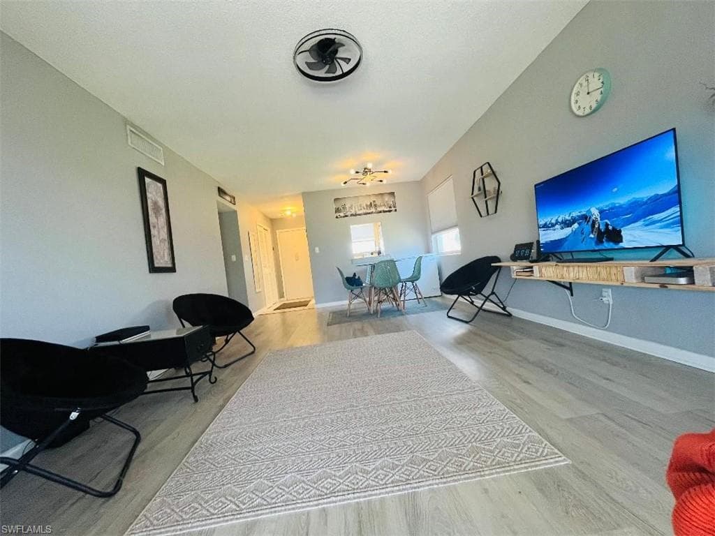2210 Croton CT-12