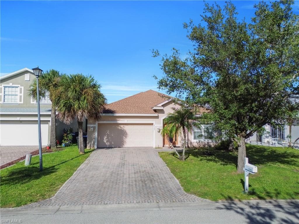 8125 Silver Birch WAY-34