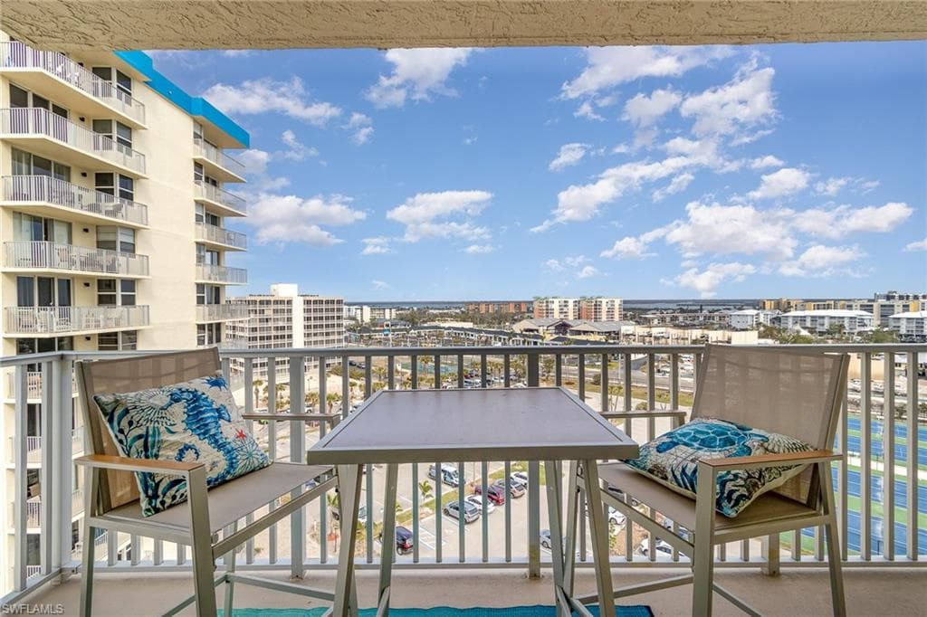 7330 Estero BLVD 906-12