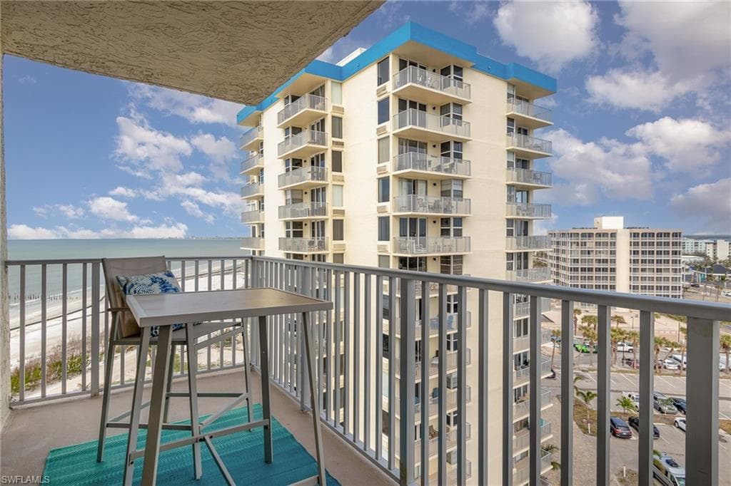 7330 Estero BLVD 906-22