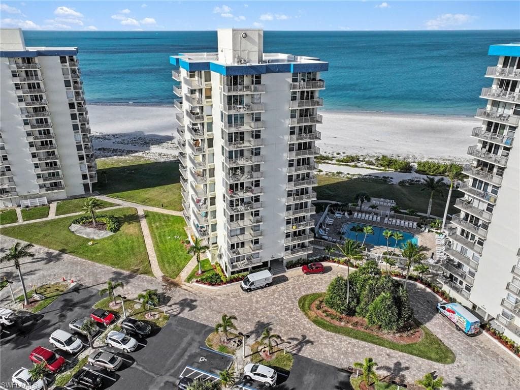 7330 Estero BLVD 906-28