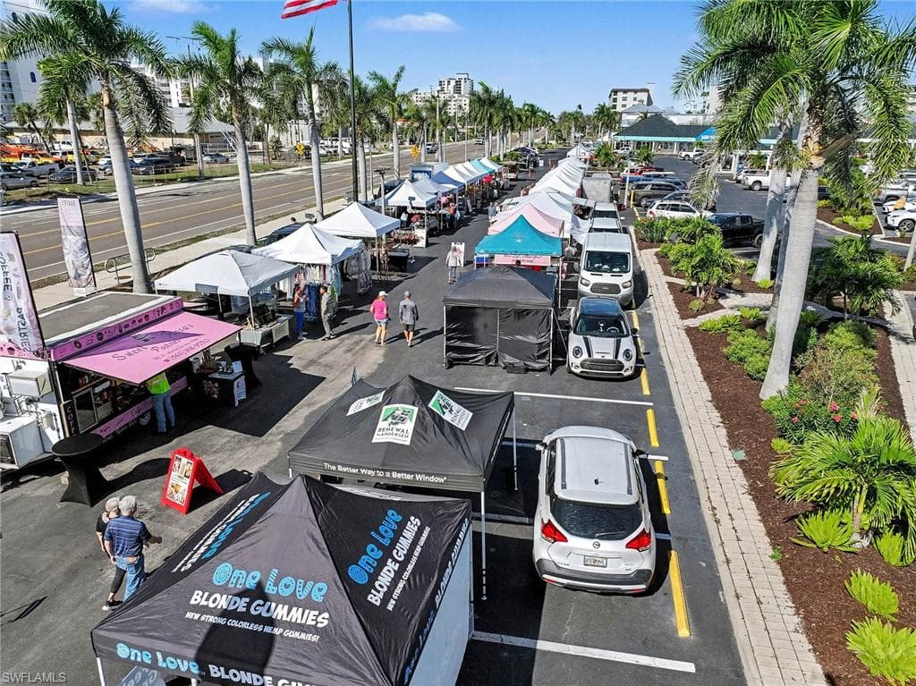 7330 Estero BLVD 906-33