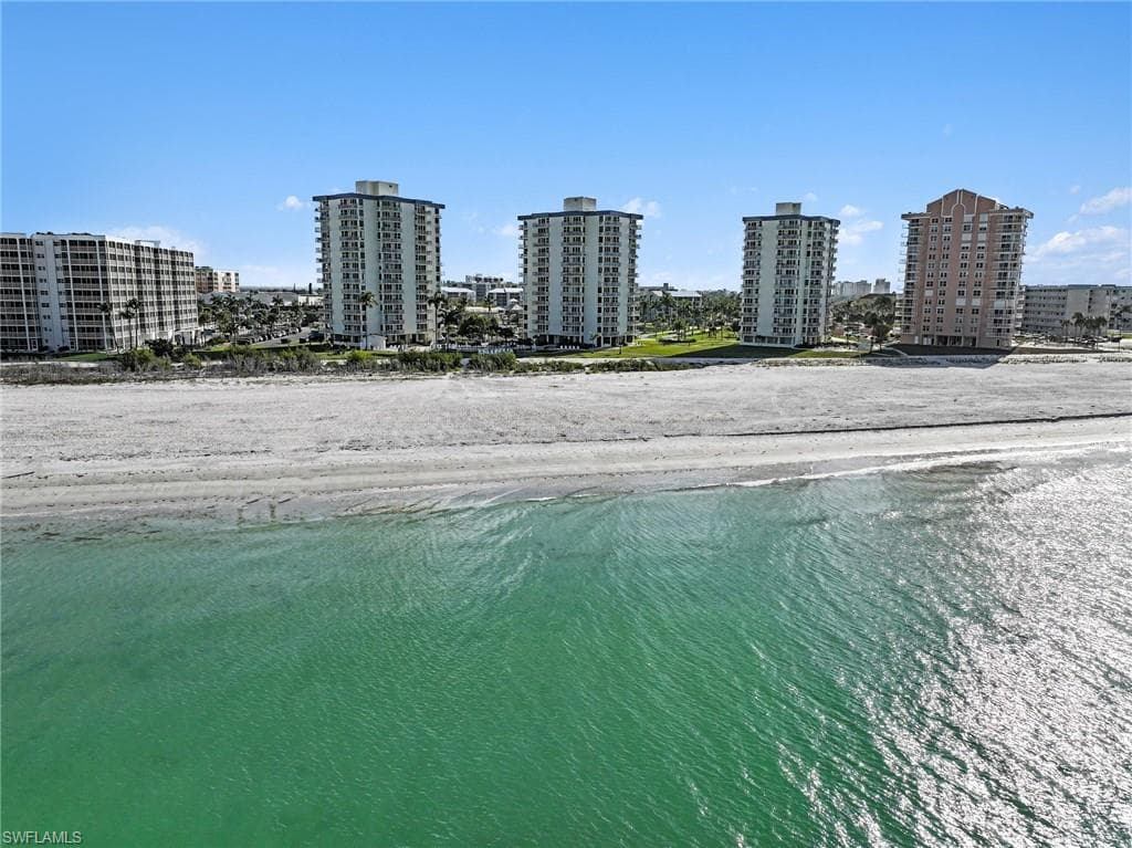 7330 Estero BLVD 906-29